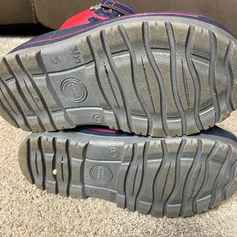 - Wonder Nation Temp Rated Skid Resistant Isolation/Isolant Winter Boot Size‎ 12